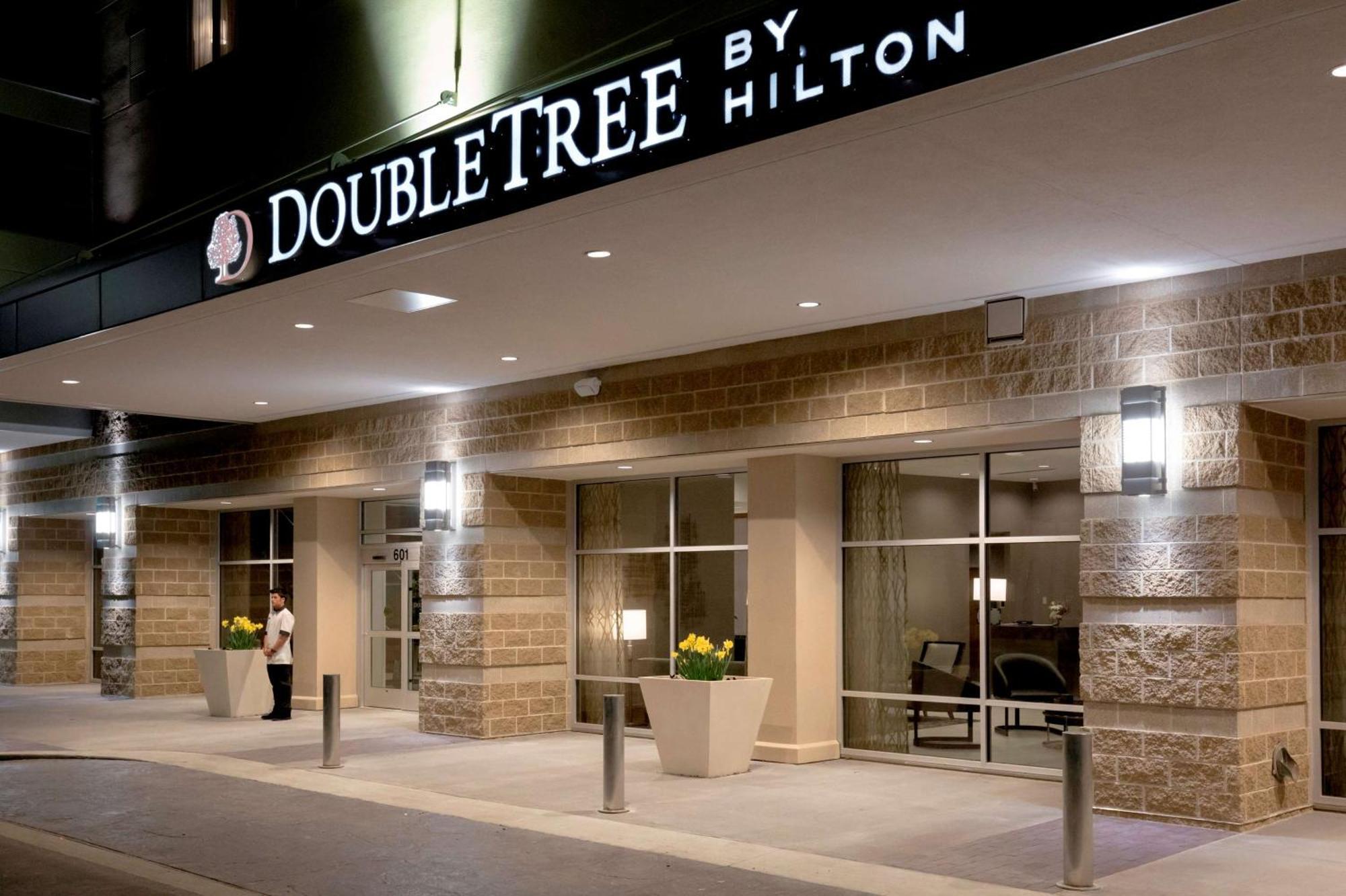 Doubletree By Hilton Evansville Exterior photo
